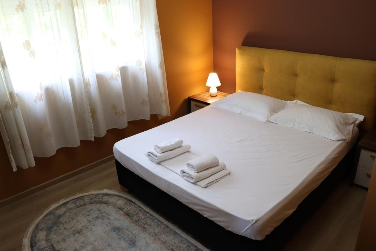 Hotel Ceka Дуррес Екстер'єр фото