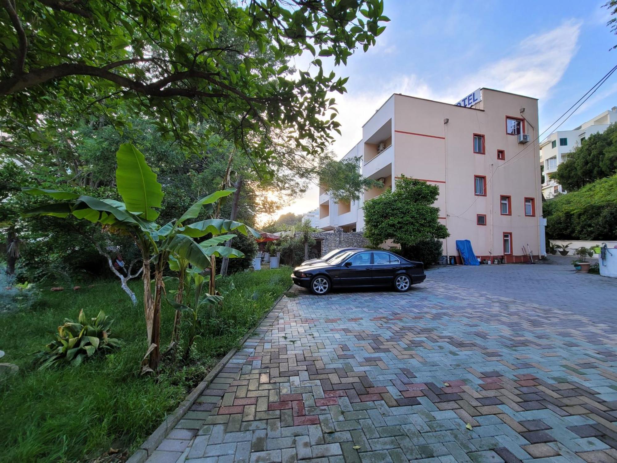 Hotel Ceka Дуррес Екстер'єр фото