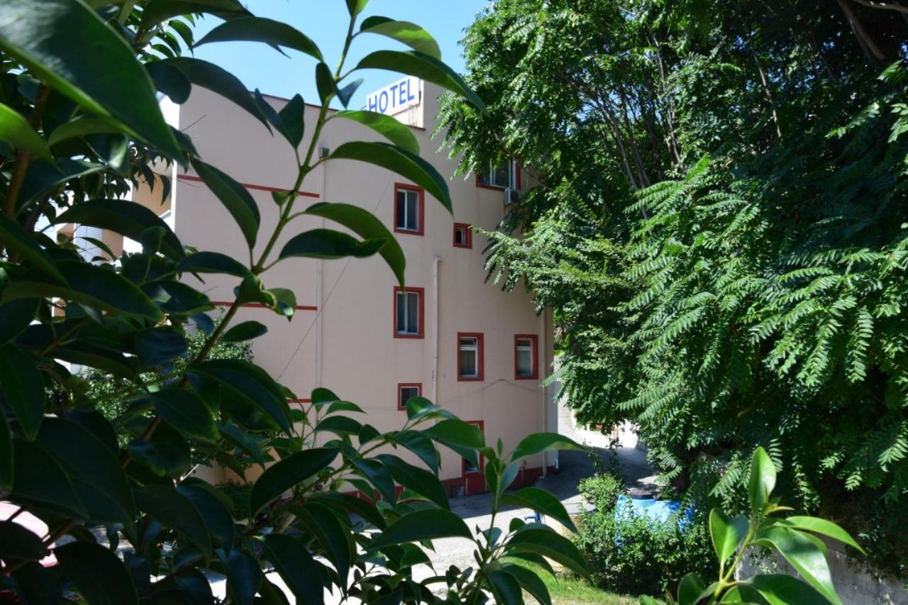 Hotel Ceka Дуррес Екстер'єр фото